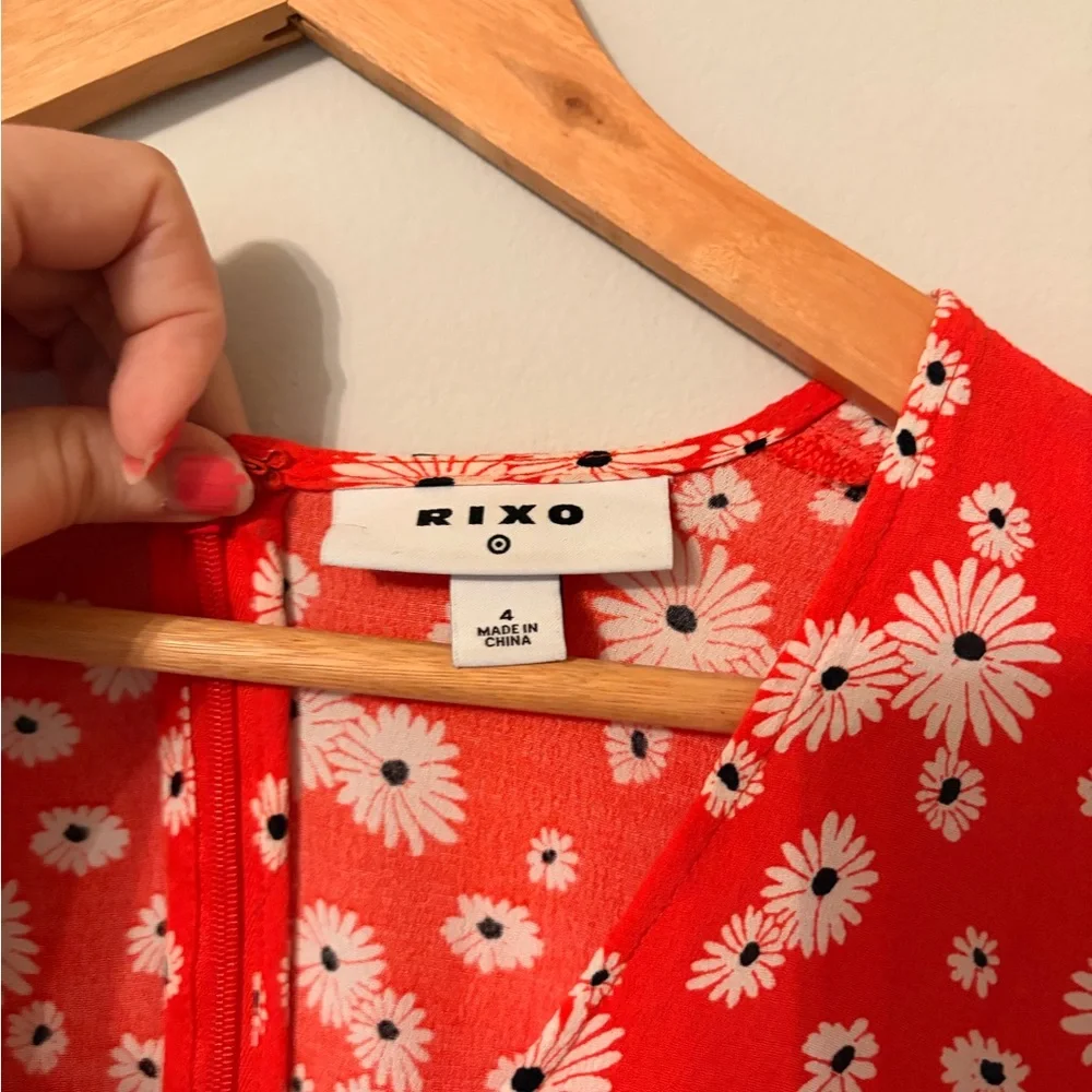 RIXO Red Daisy-Print Midi Dress with V-Neck - Picture 2 of 5